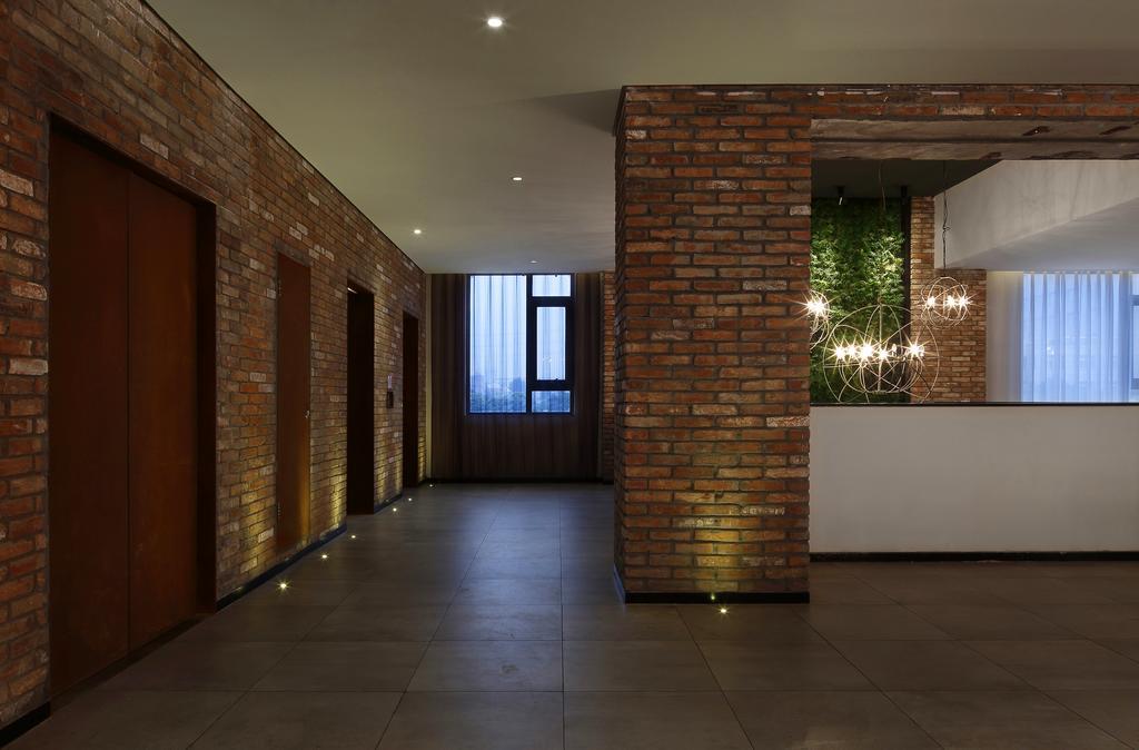 Ease House Luoyang Hotel ลั่วหยาง ภายนอก รูปภาพ